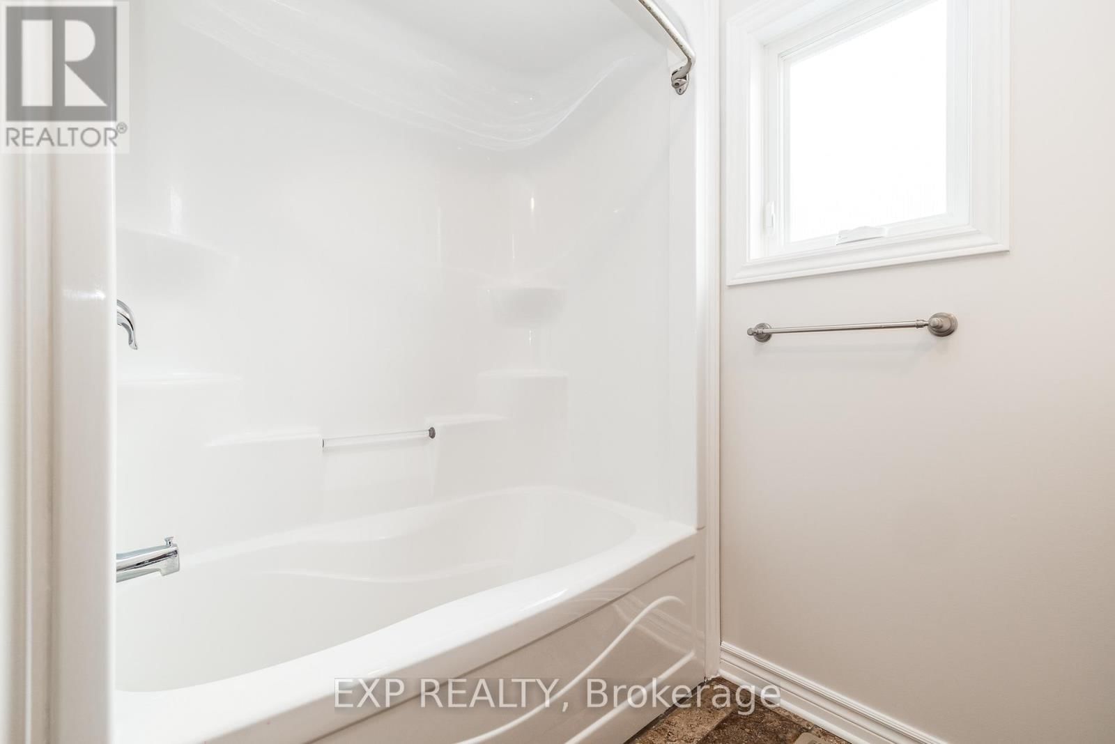 193 NAPOLEON STREET Image 24