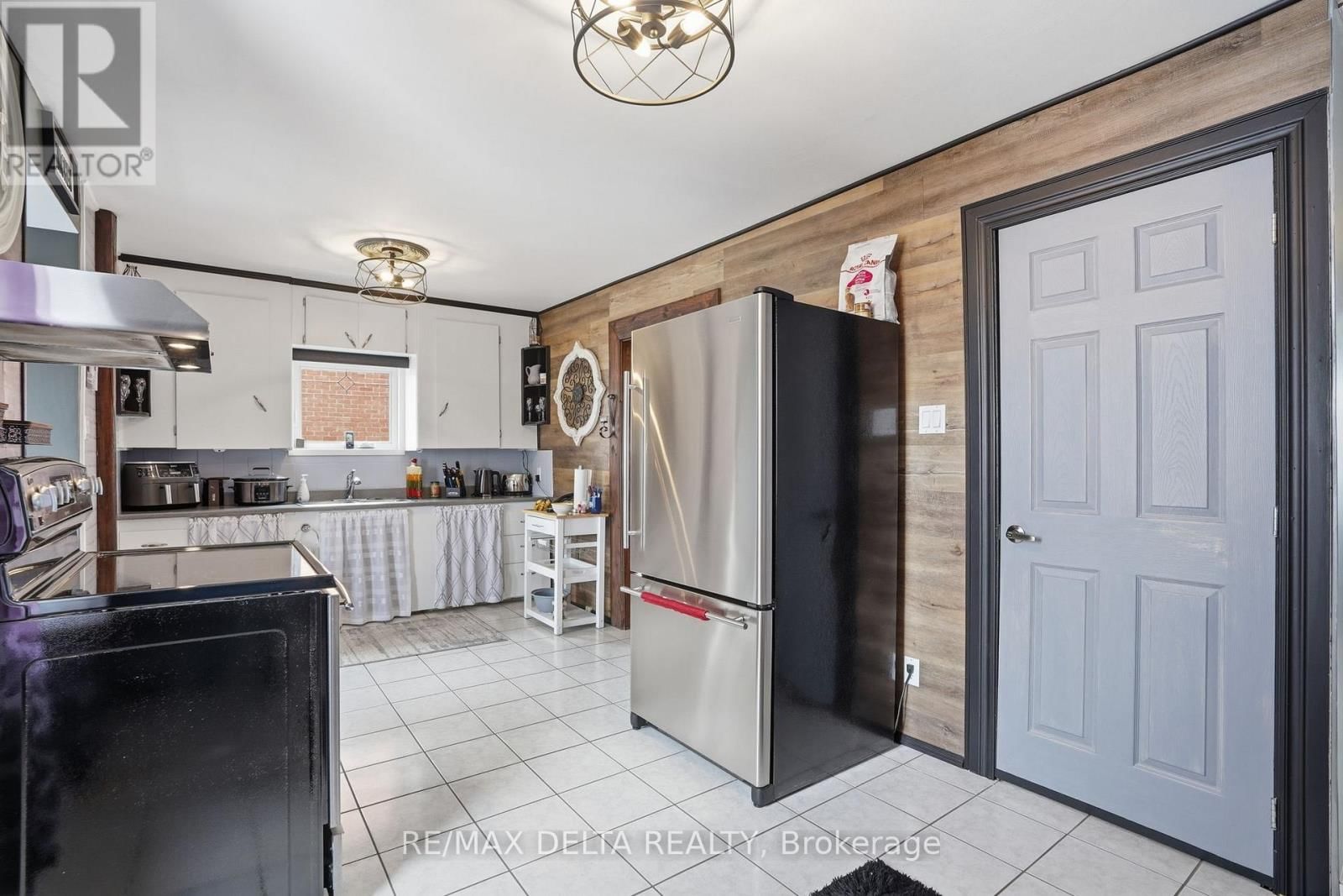 443 GARNEAU STREET Image 17