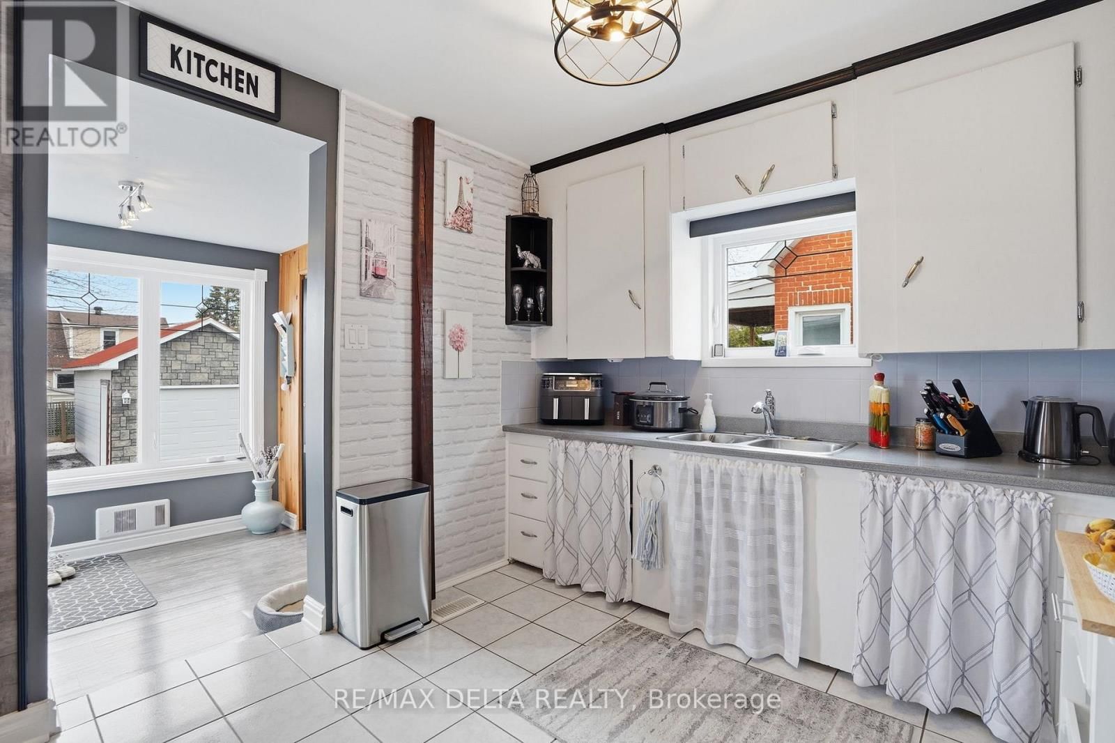 443 GARNEAU STREET Image 19