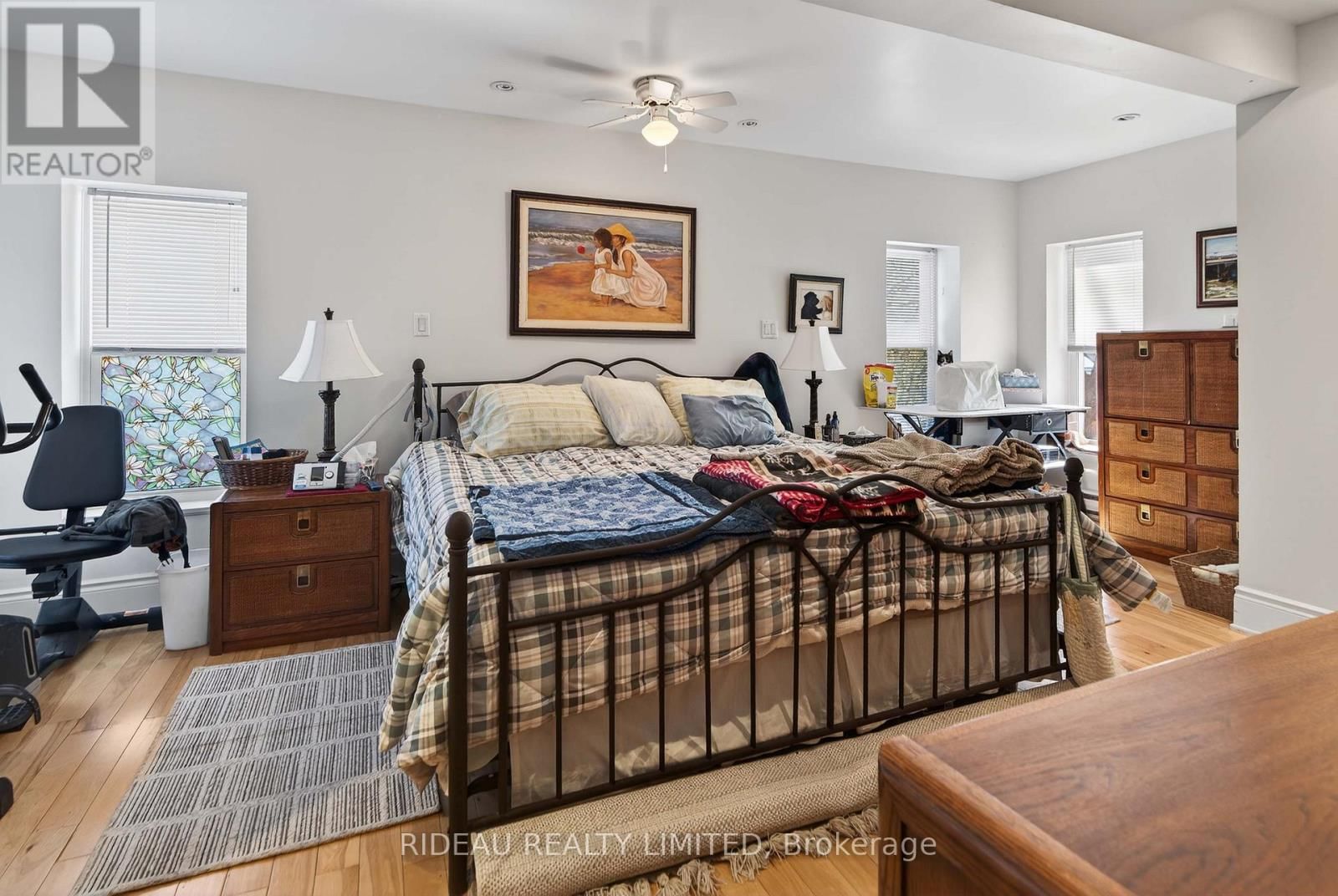 22 PERTH STREET Image 14