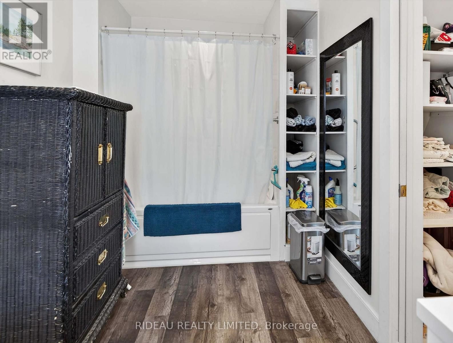 22 PERTH STREET Image 17