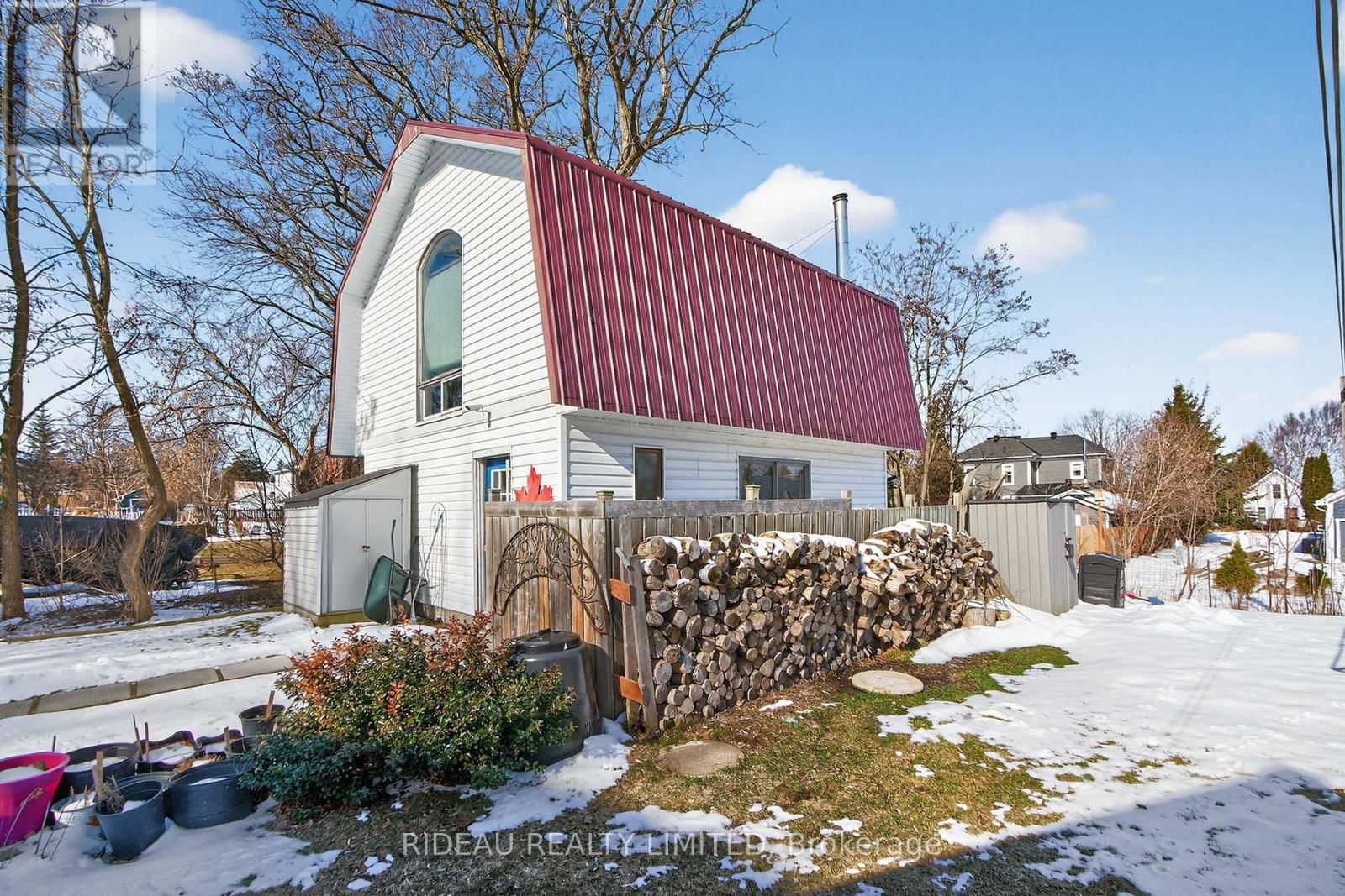 22 PERTH STREET Image 19