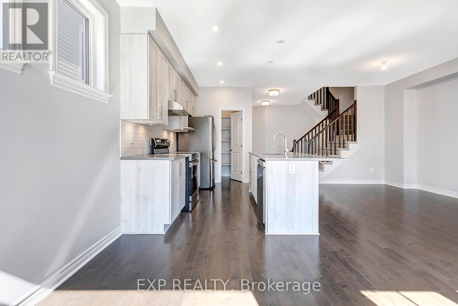 618 TALIESIN CRESCENT Image 9