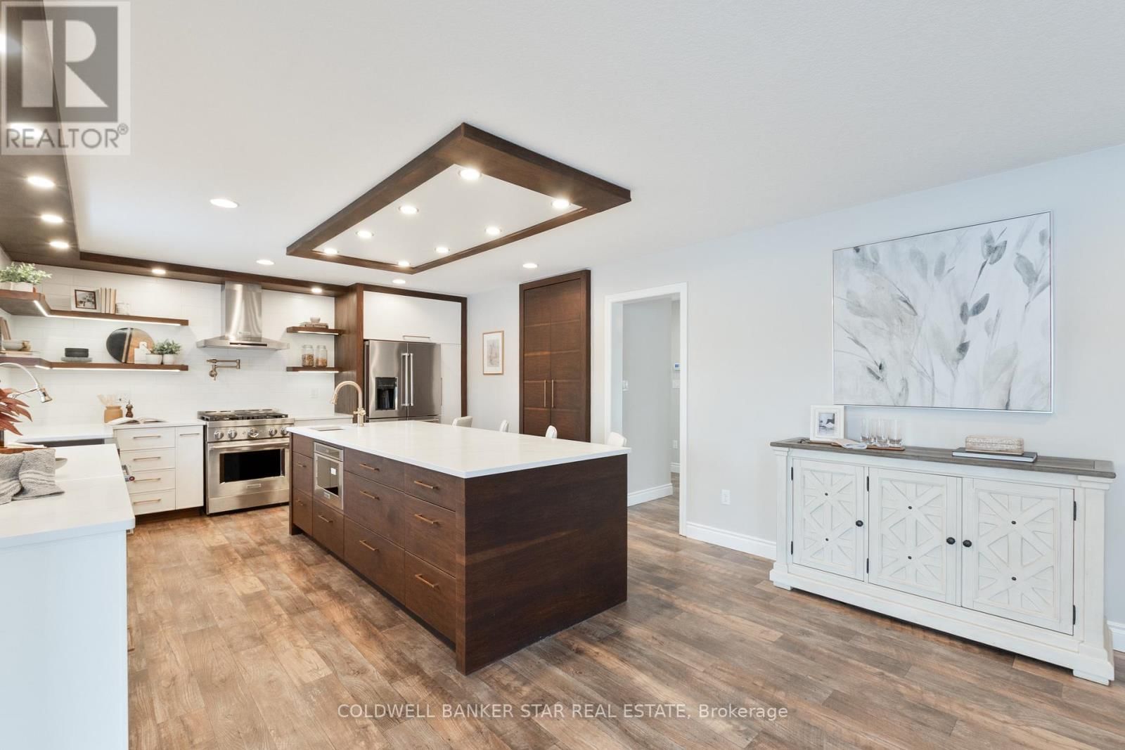 5229 WALES CRESCENT Image 13