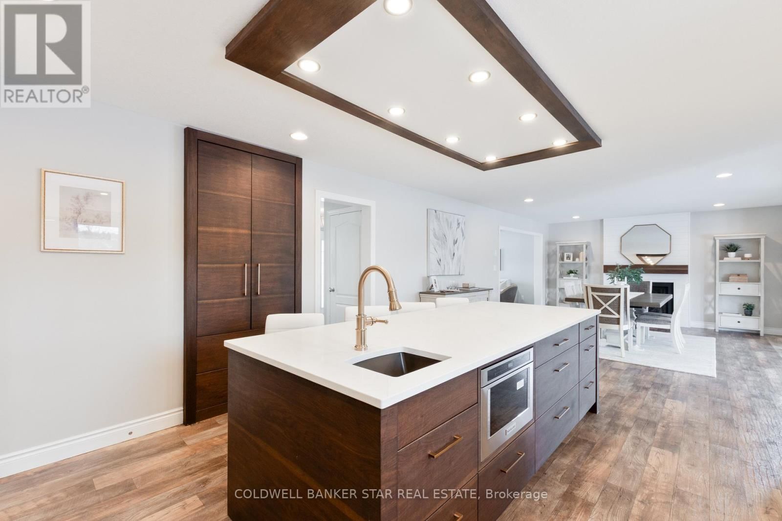 5229 WALES CRESCENT Image 15