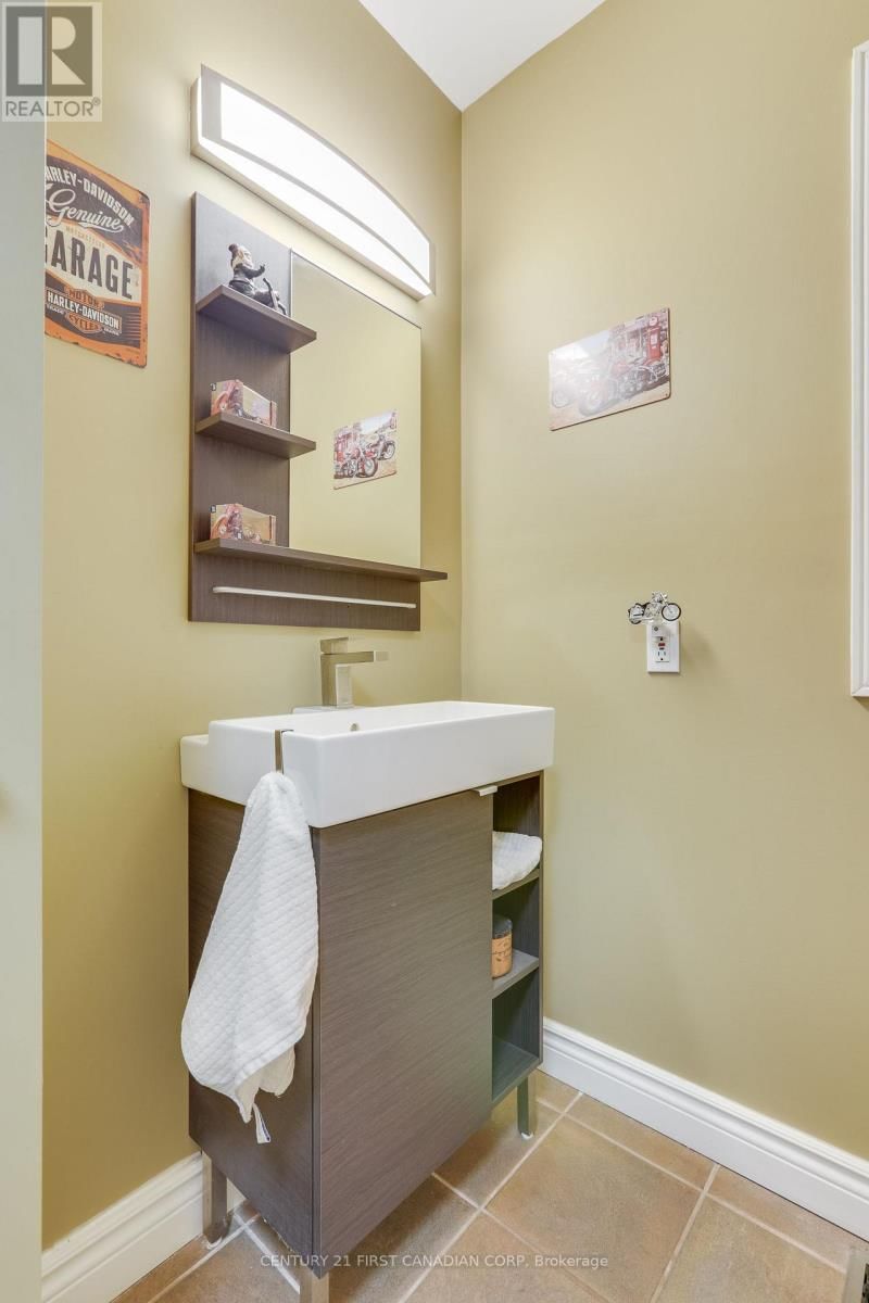 16916 EVELYN DRIVE Image 5