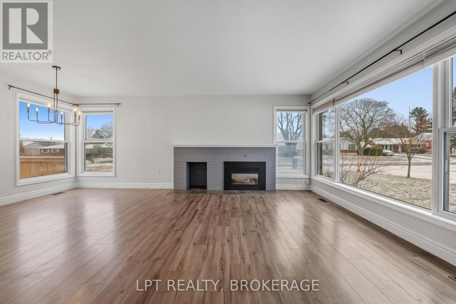 9 ELIZABETH AVENUE Image 18