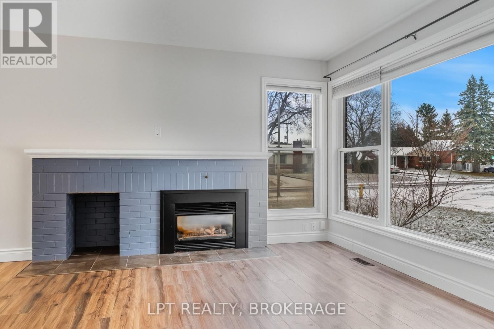 9 ELIZABETH AVENUE Image 19