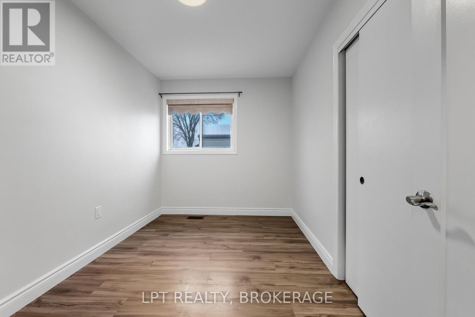 9 ELIZABETH AVENUE Image 32