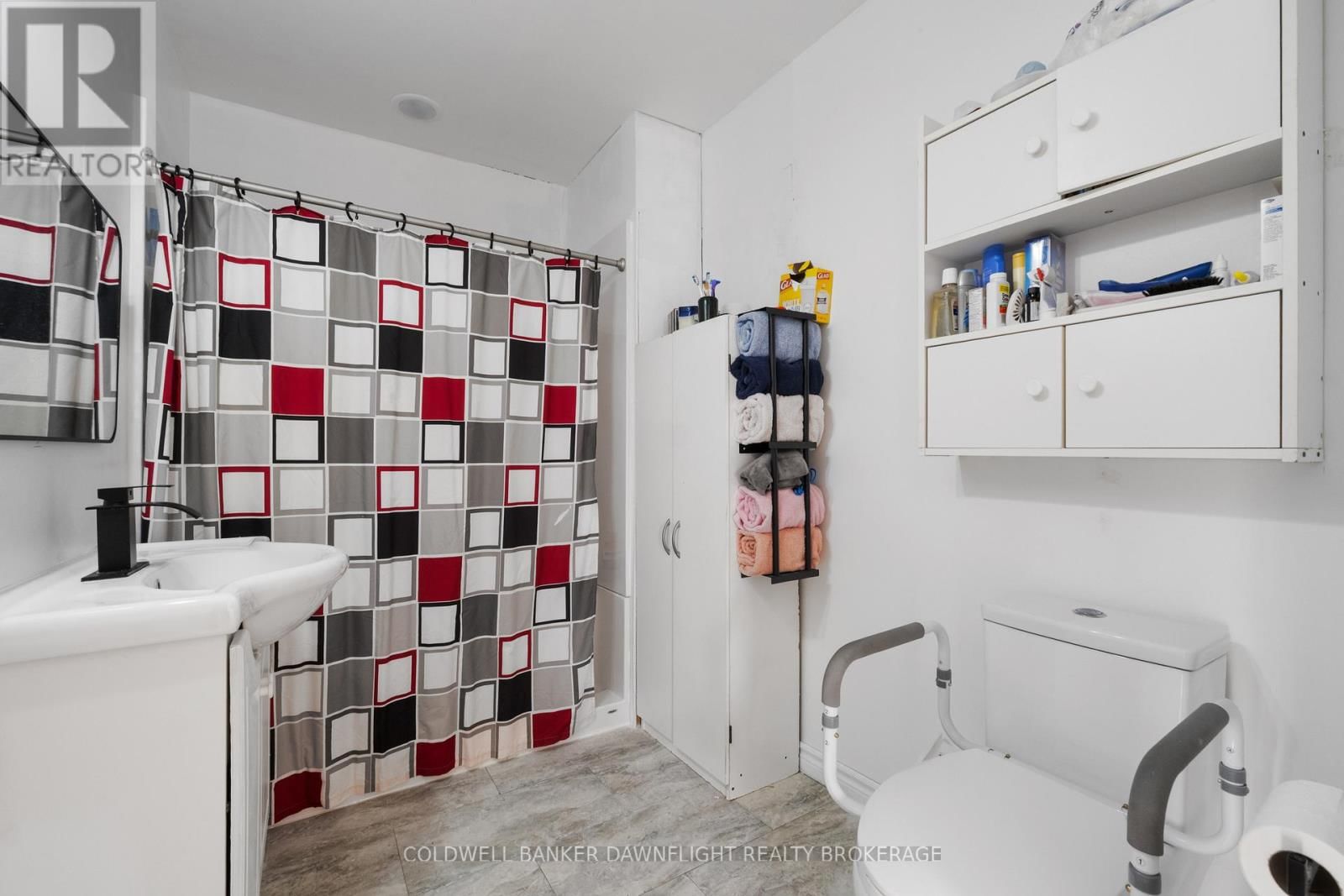 18 BISMARK STREET Image 13