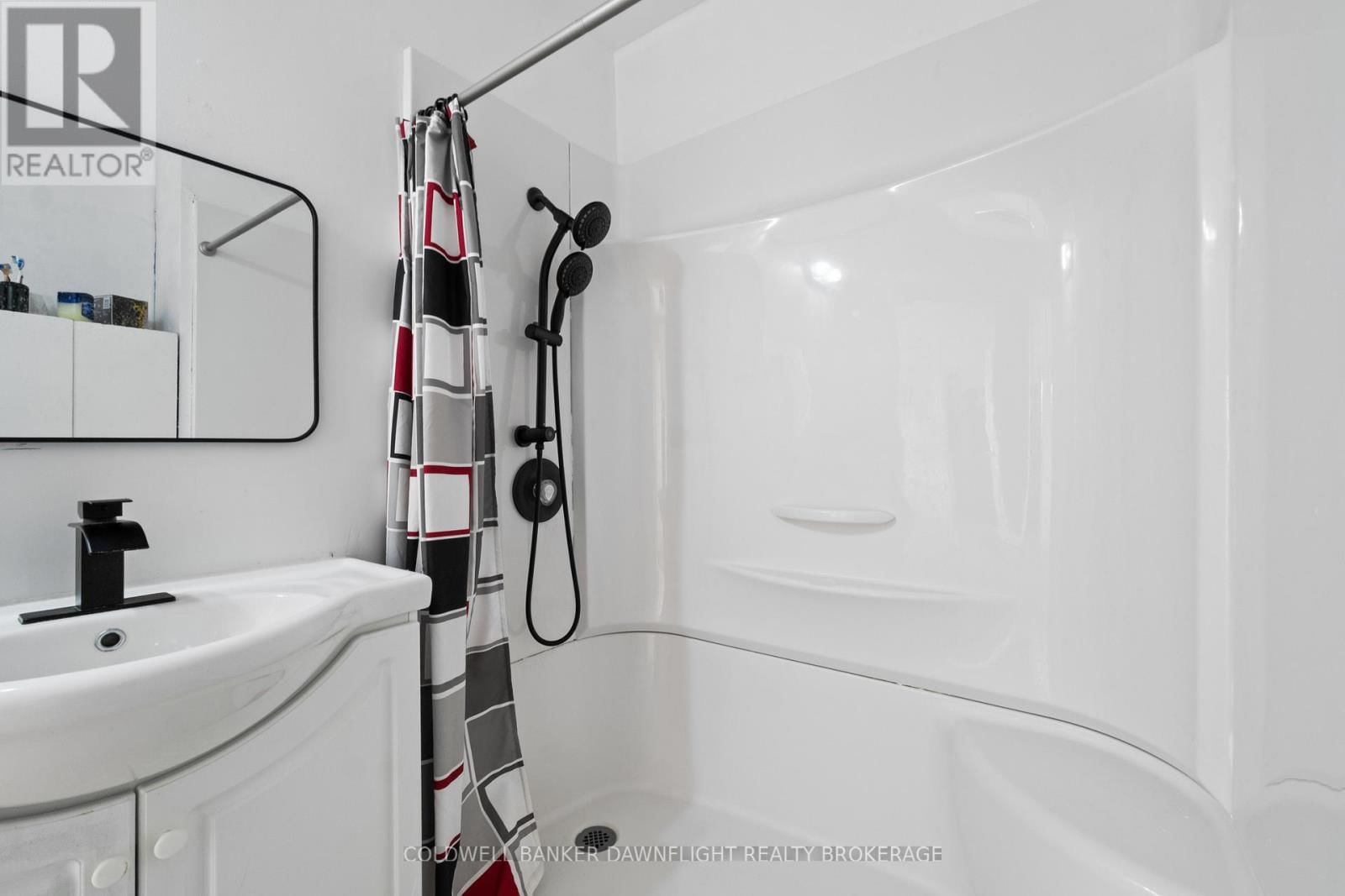 18 BISMARK STREET Image 14