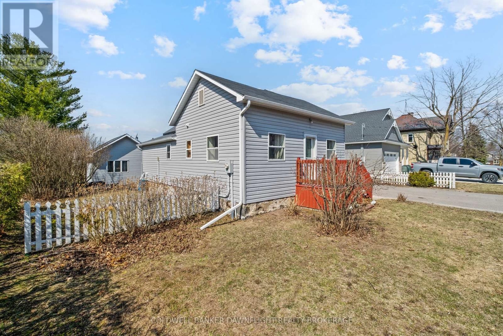 18 BISMARK STREET Image 3