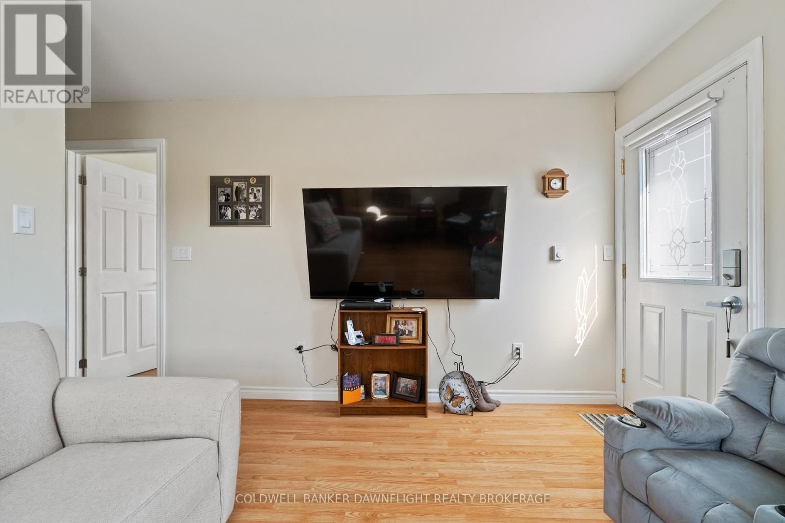 18 BISMARK STREET Image 7