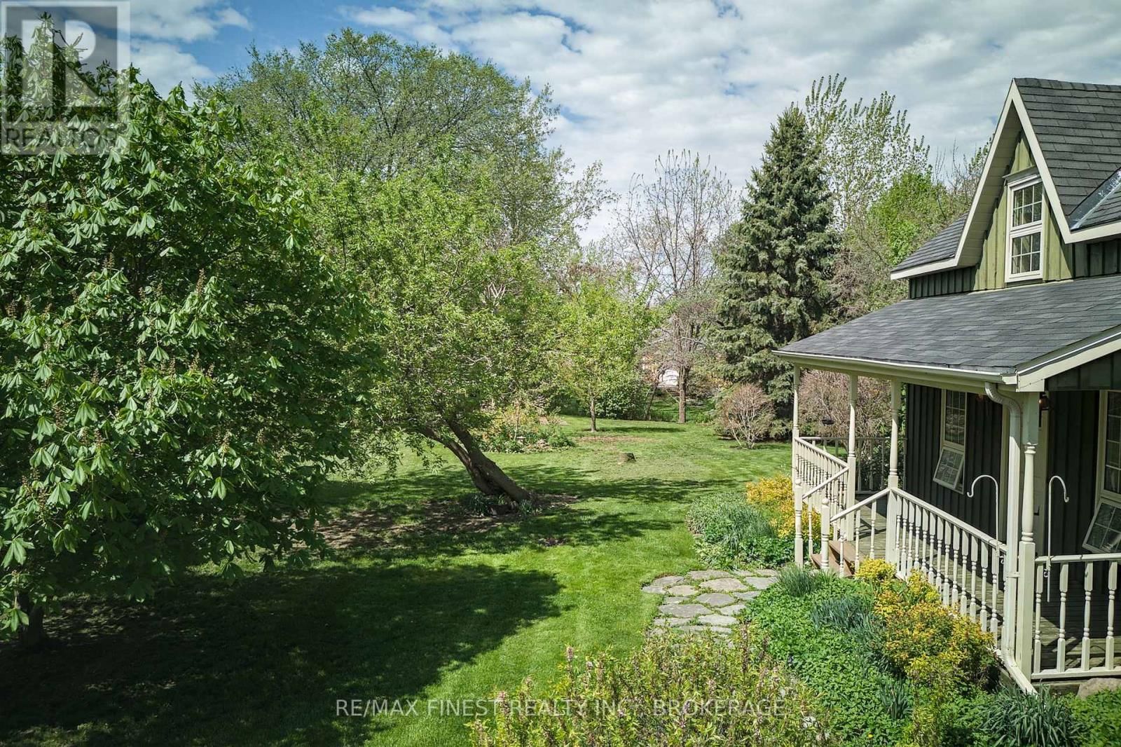 9910 FRONT ROAD Image 36