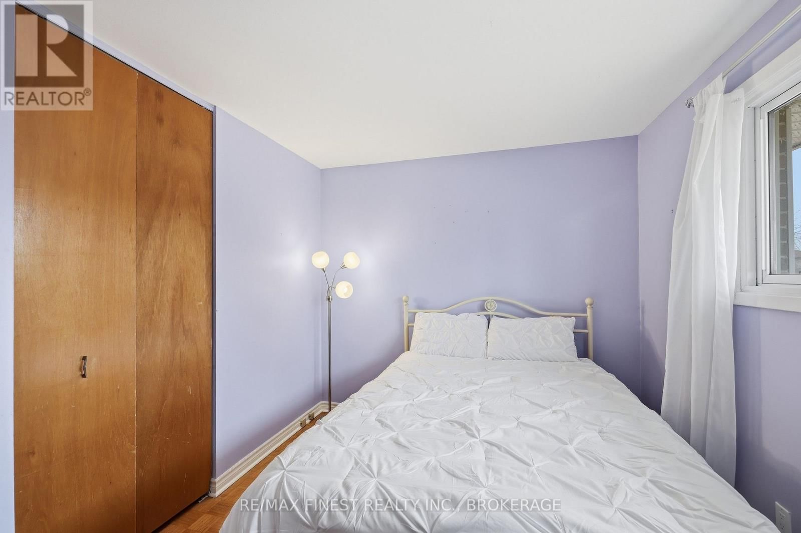 1076 LINCOLN DRIVE Image 31