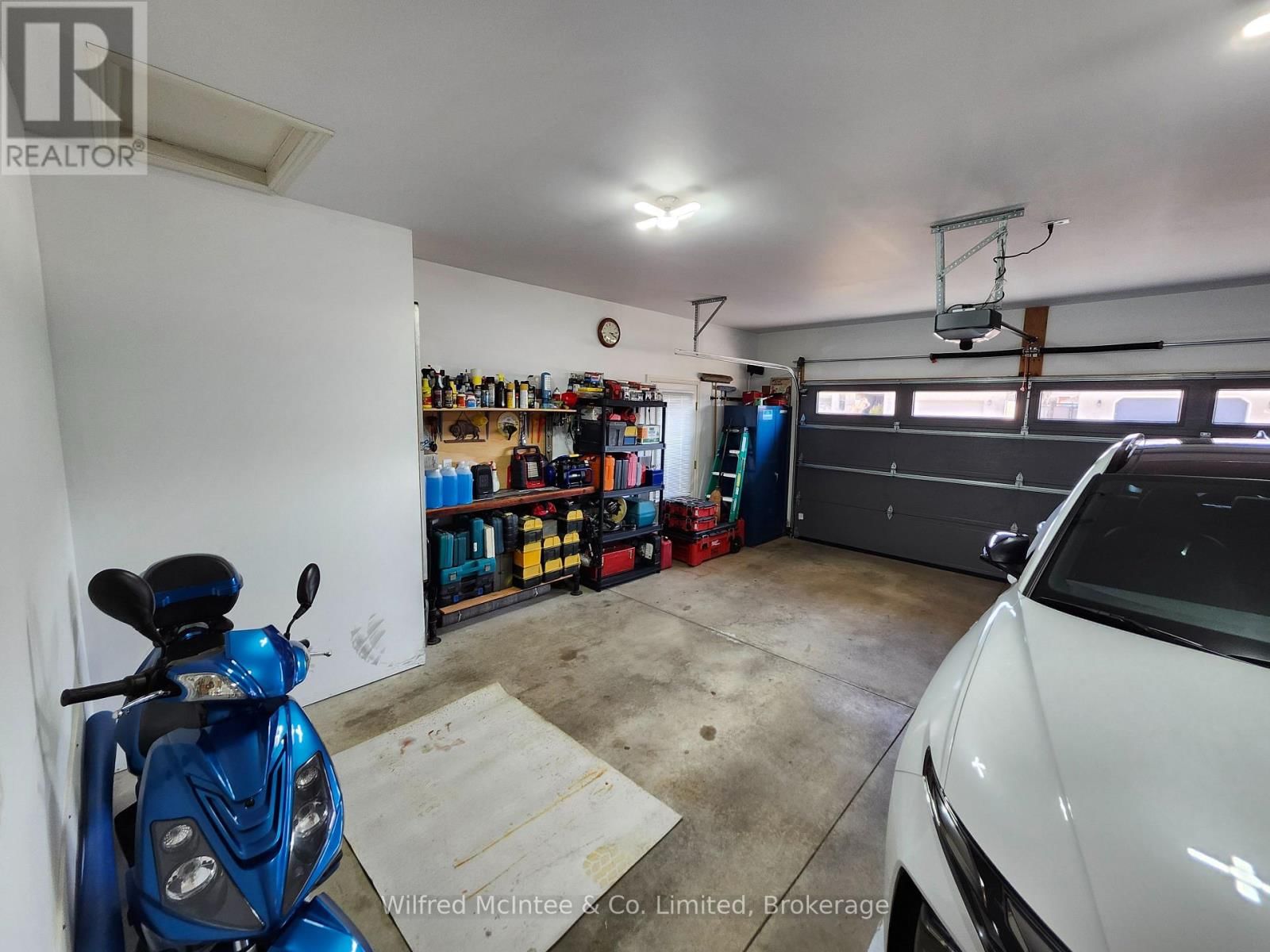 230 4TH STREET CRESCENT Image 31