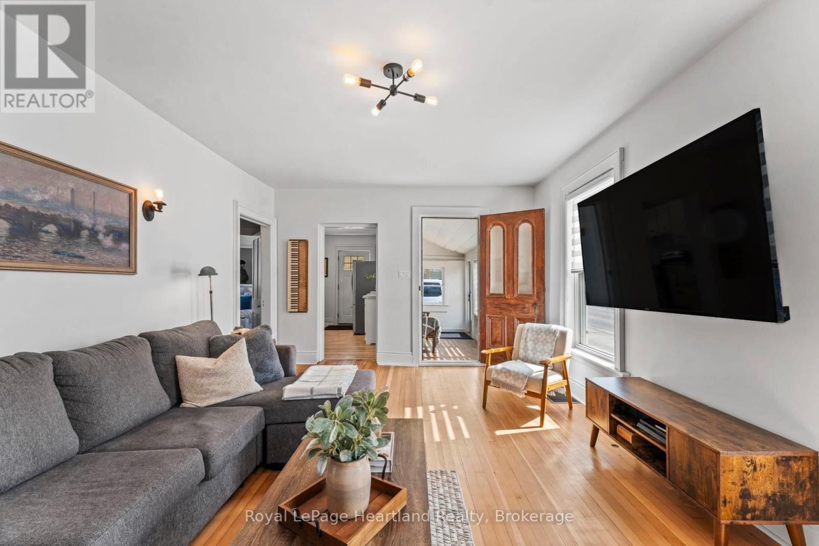 171 HURON ROAD Image 9