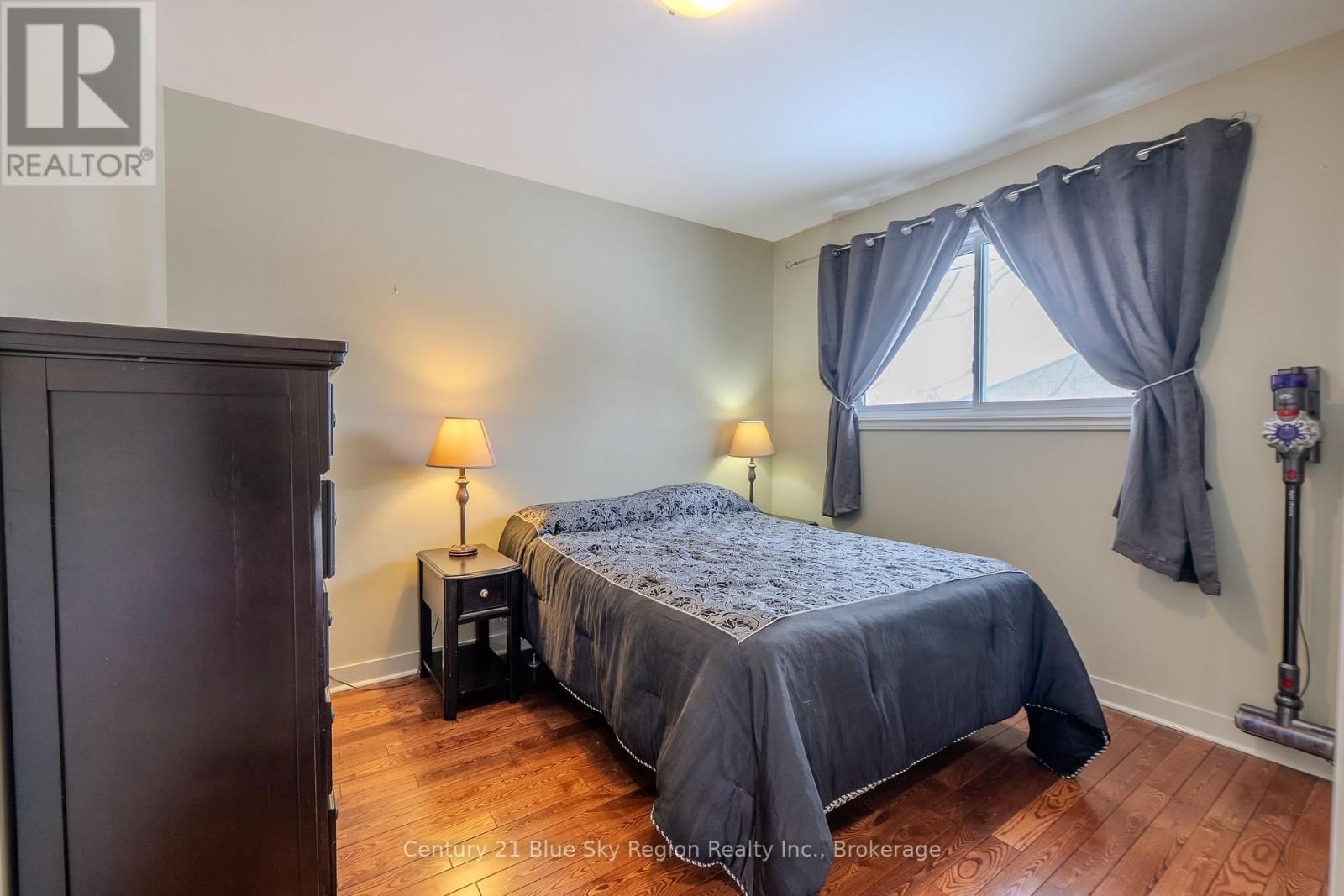 5 KNOX COURT Image 19