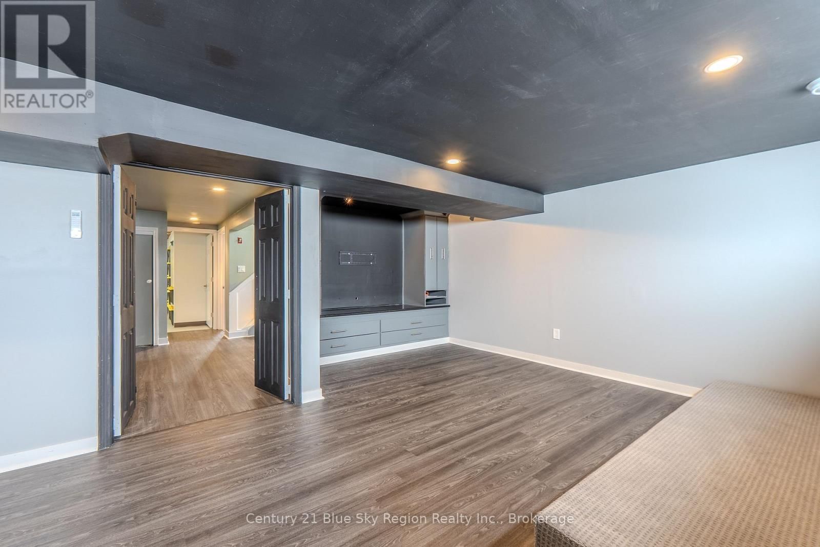 5 KNOX COURT Image 30