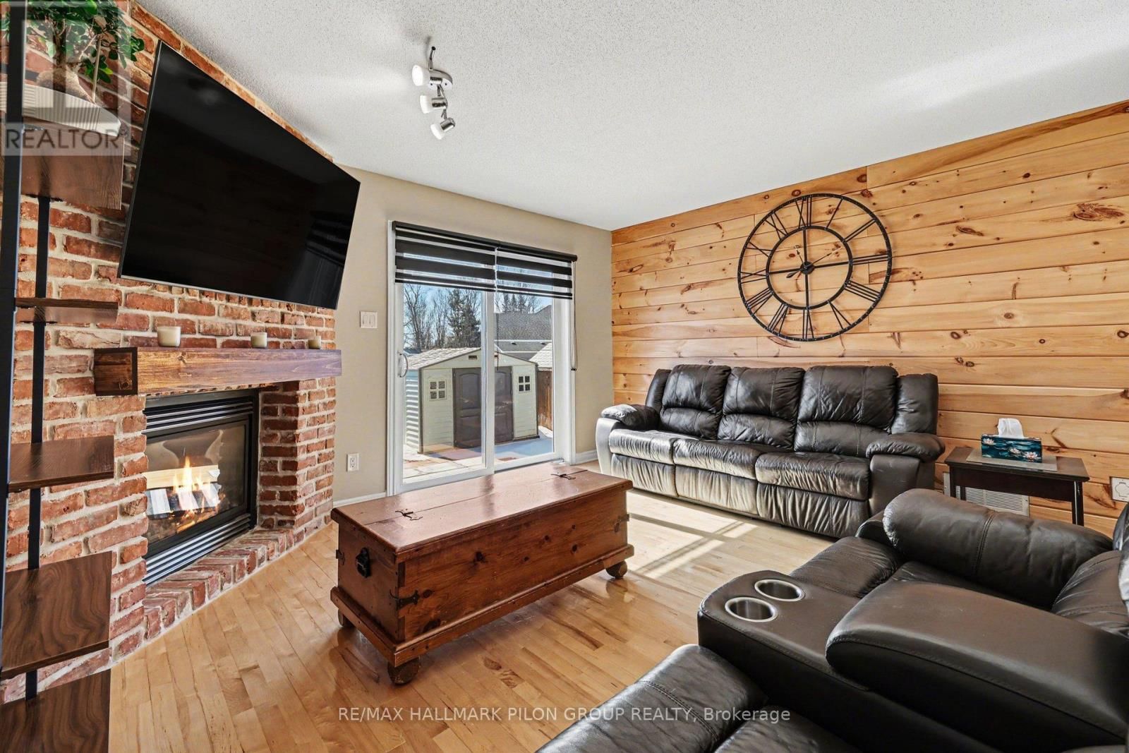 18 ABBEY CRESCENT Image 10