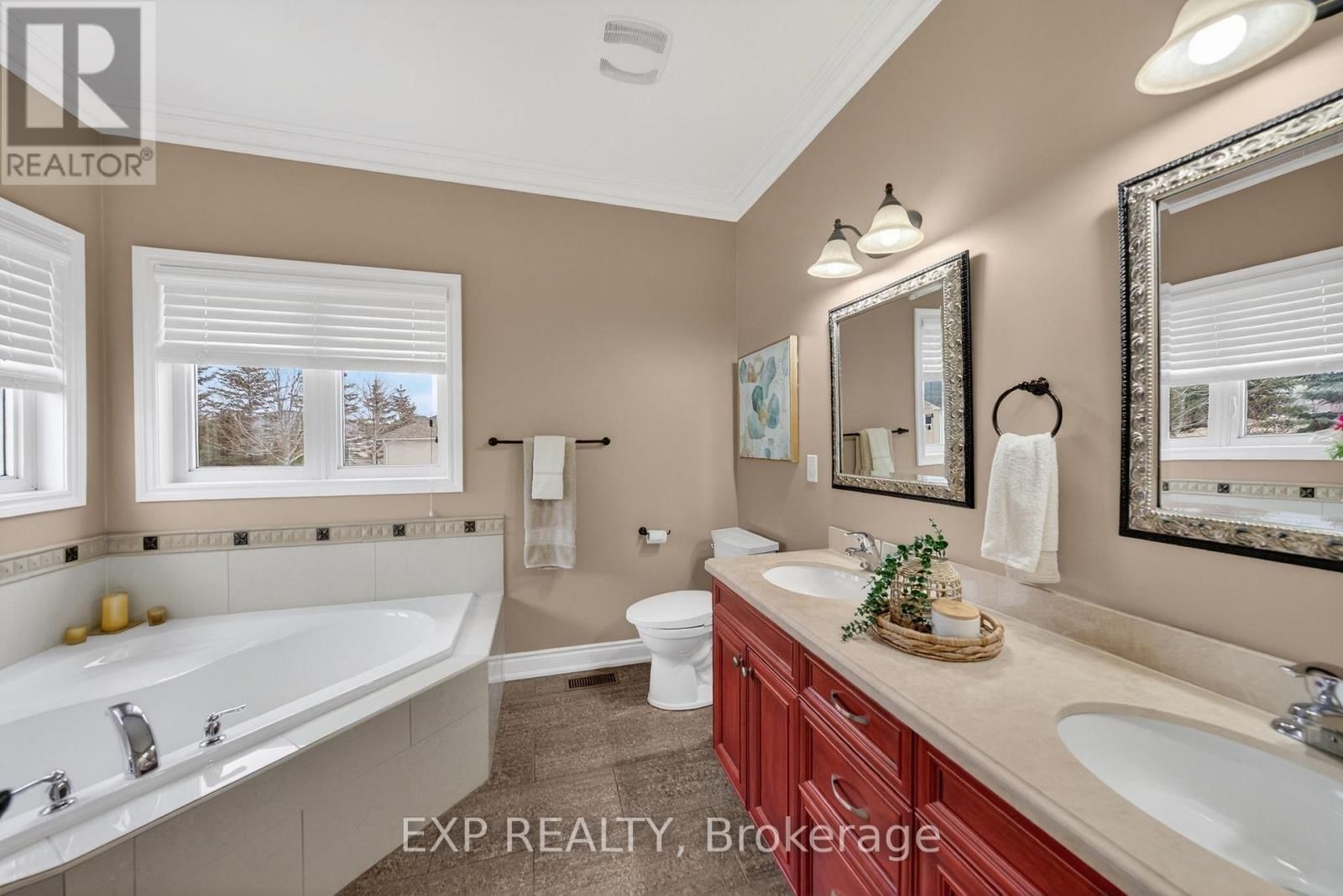 48 BROOKHAVEN CRESCENT Image 24