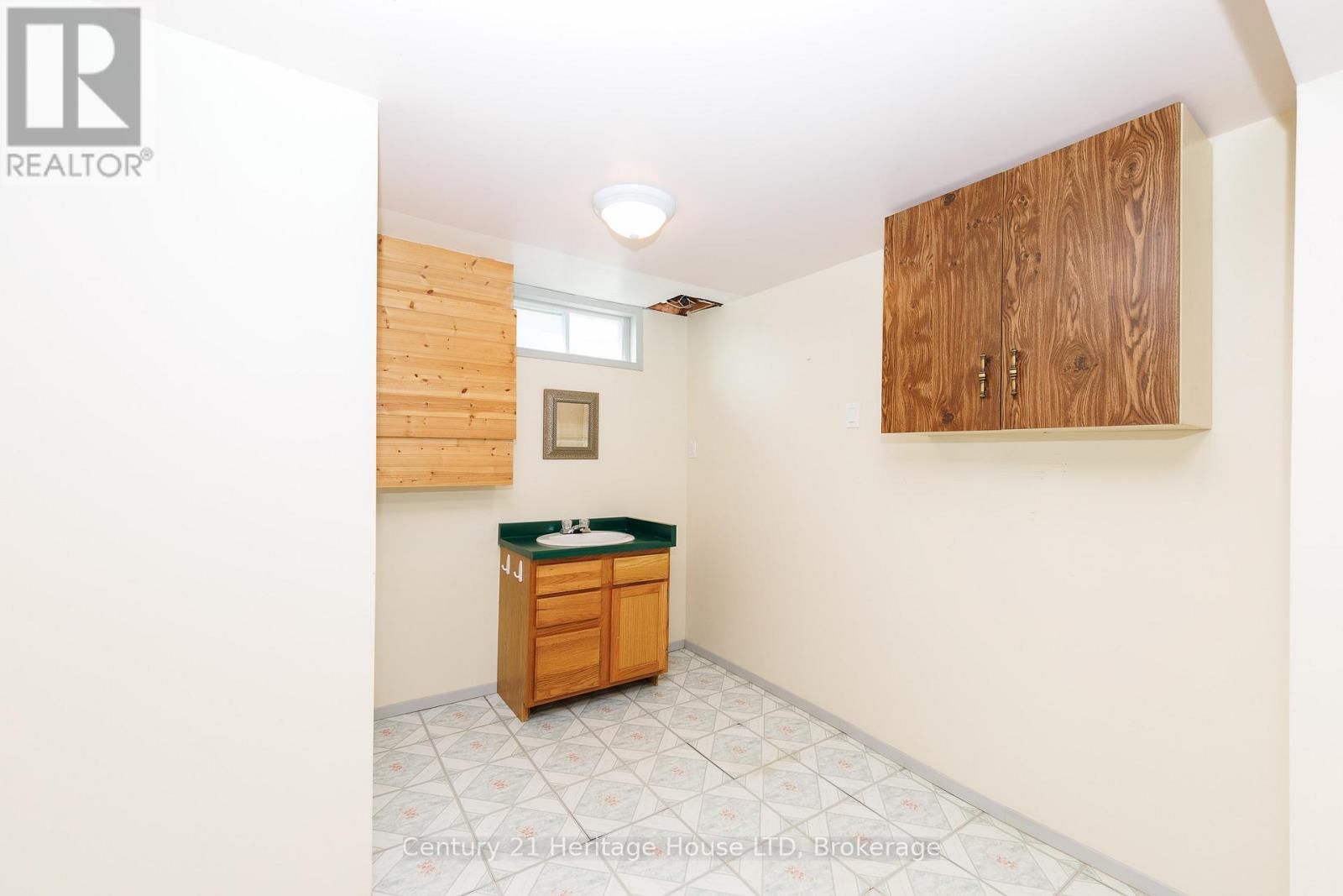 3859 PANAMA COURT Image 18