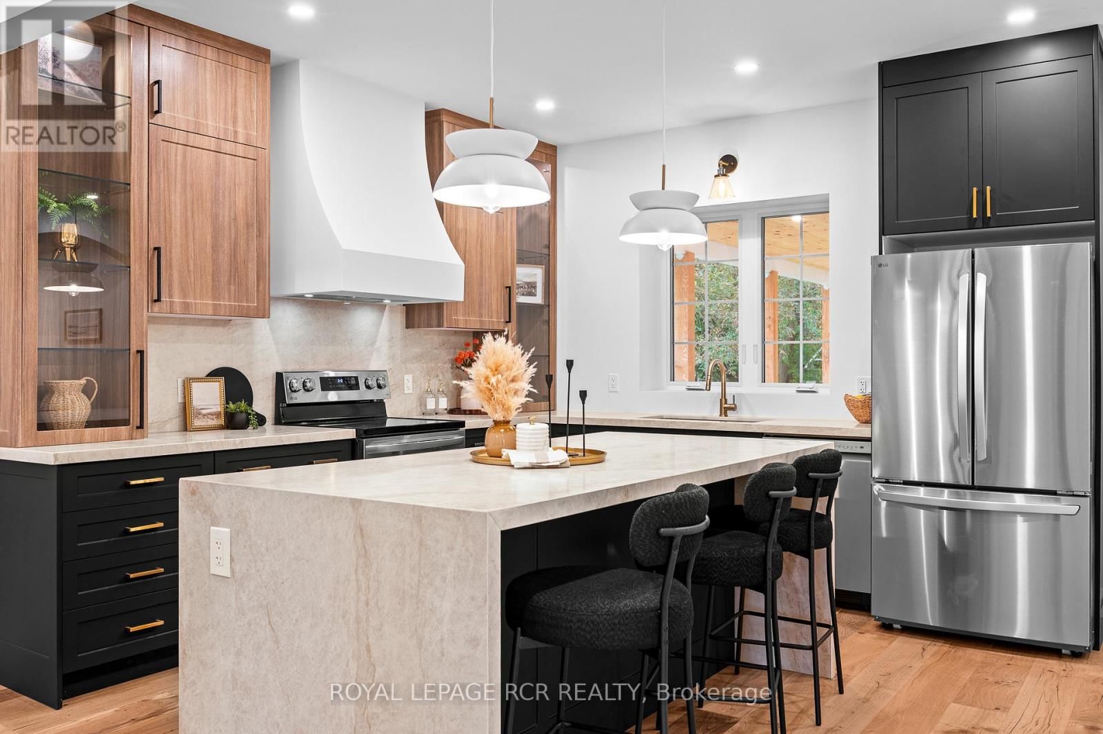 349 SMITH STREET Image 19