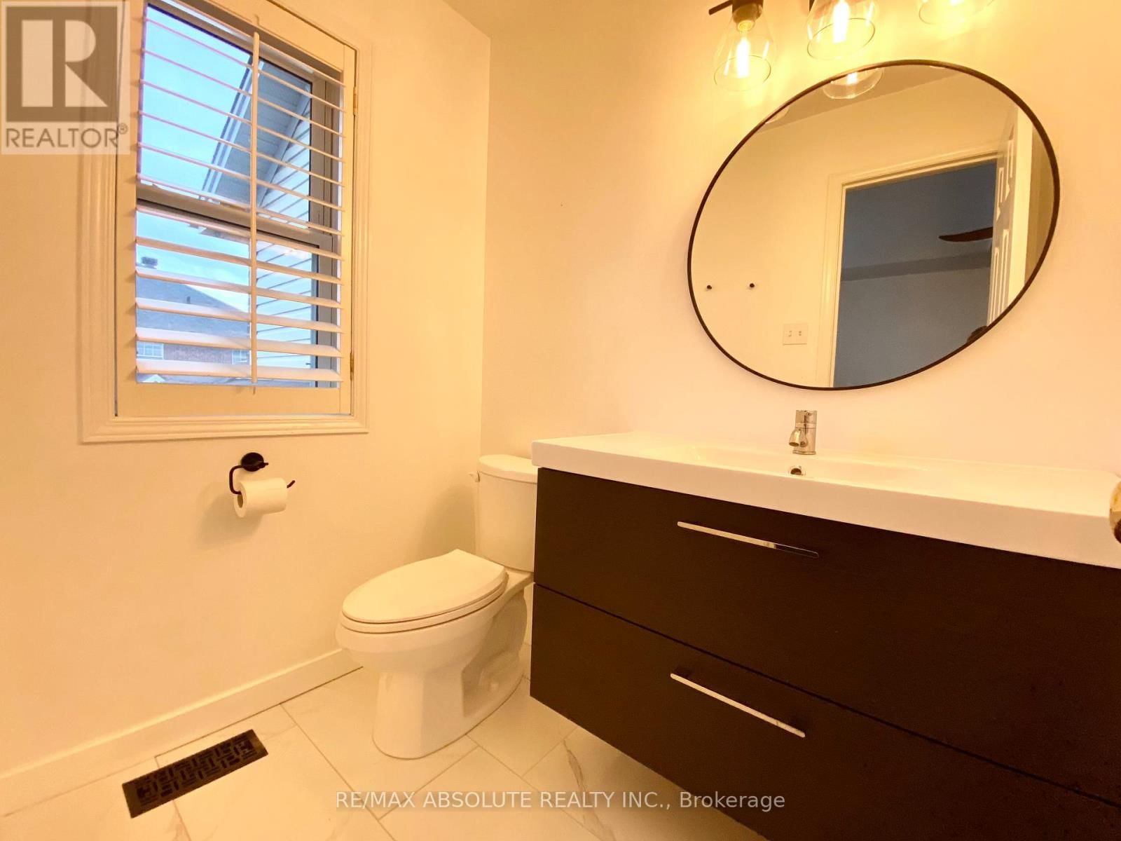 63 SILVERLACE PRIVATE Image 10