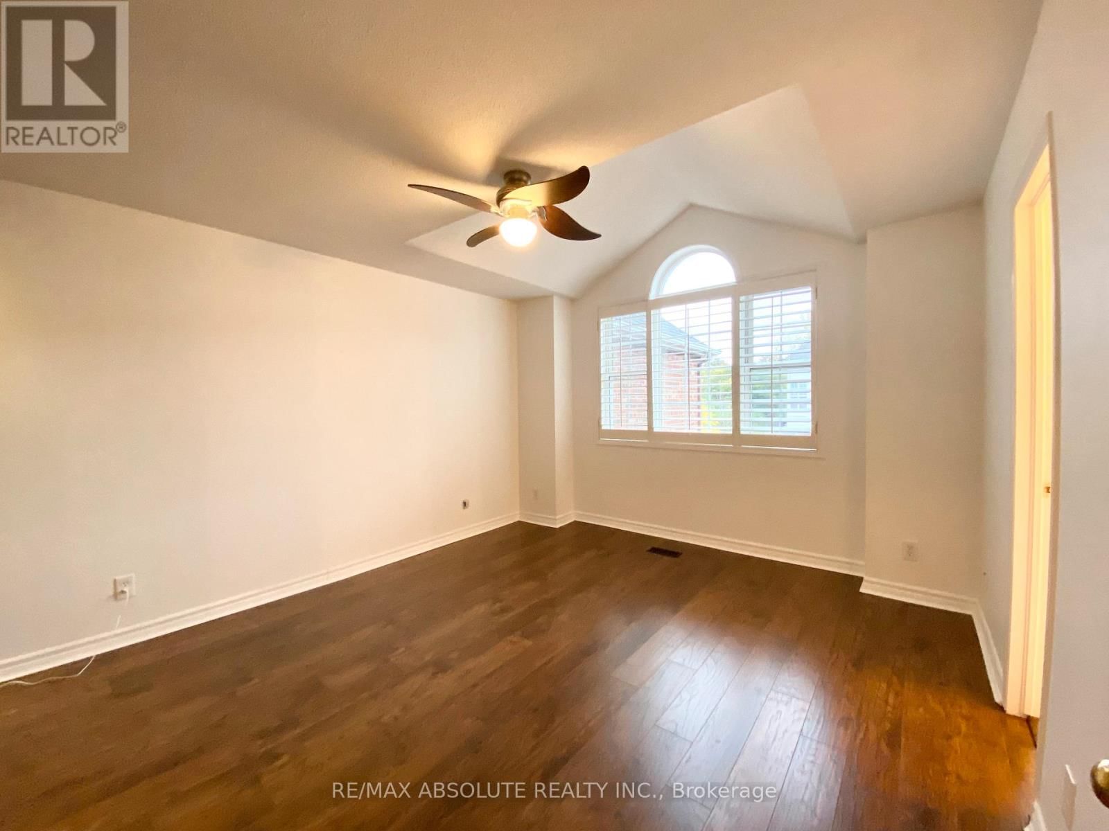 63 SILVERLACE PRIVATE Image 8