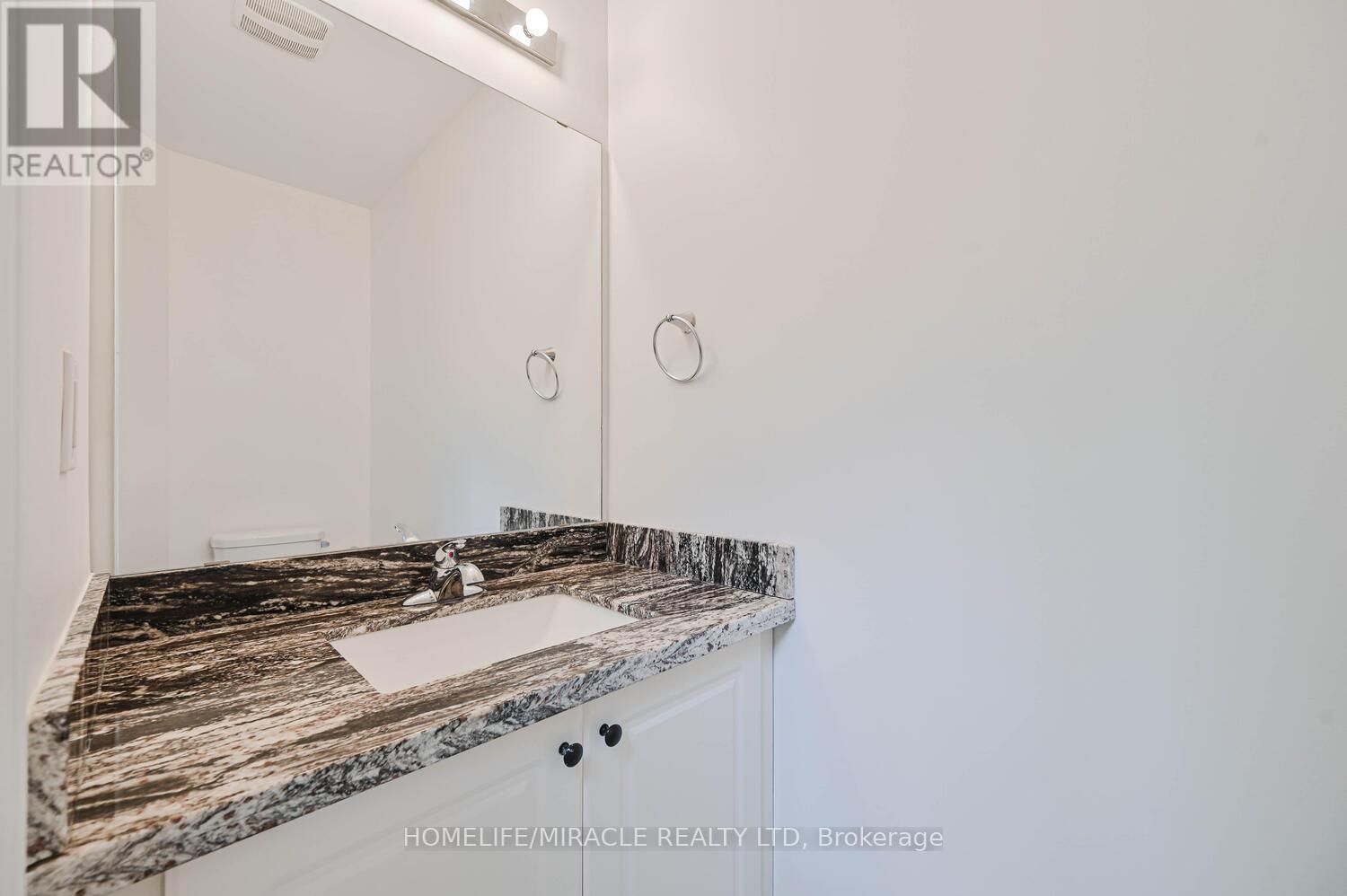 23 PINOT CRESCENT Image 21