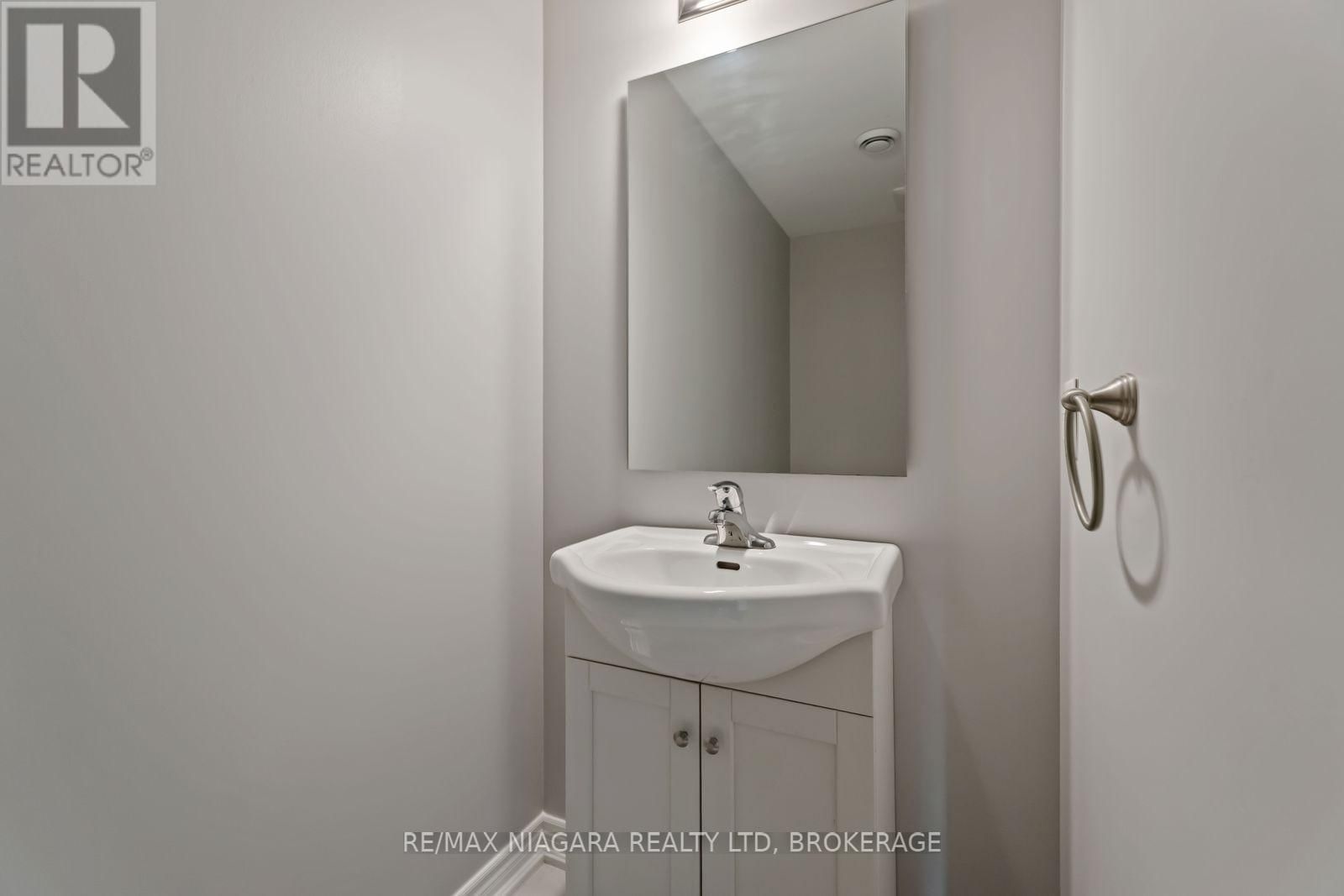 81 GROVE STREET Image 16