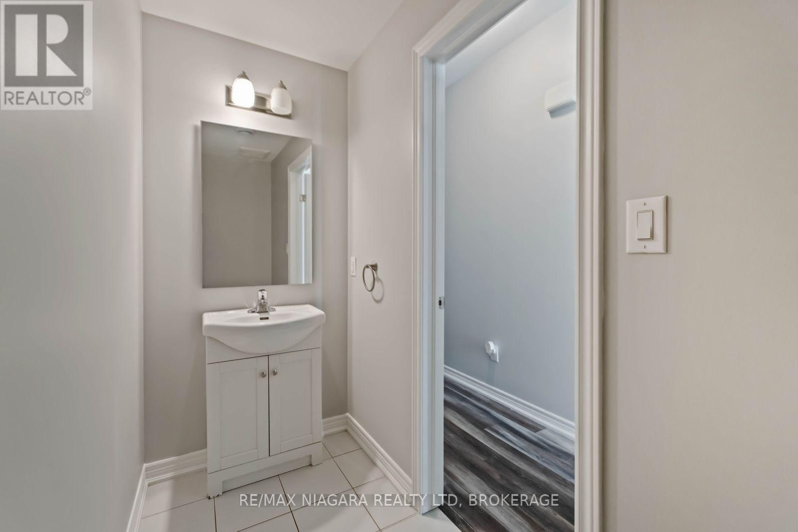 81 GROVE STREET Image 17