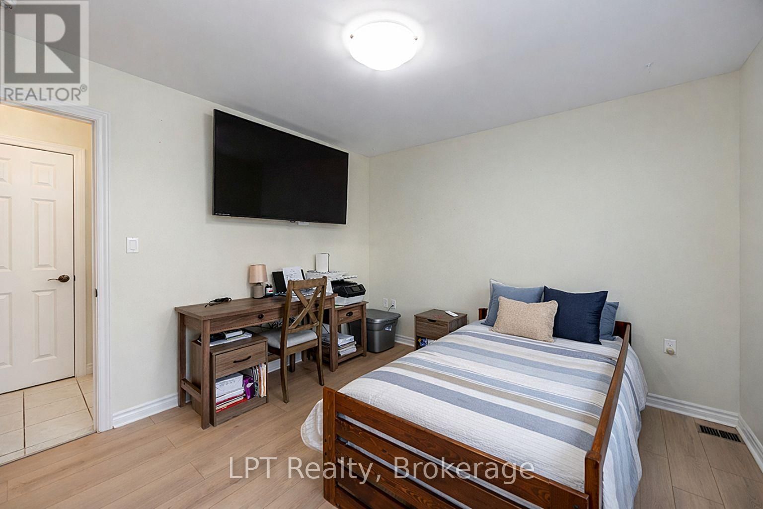 48 WARD DRIVE Image 19