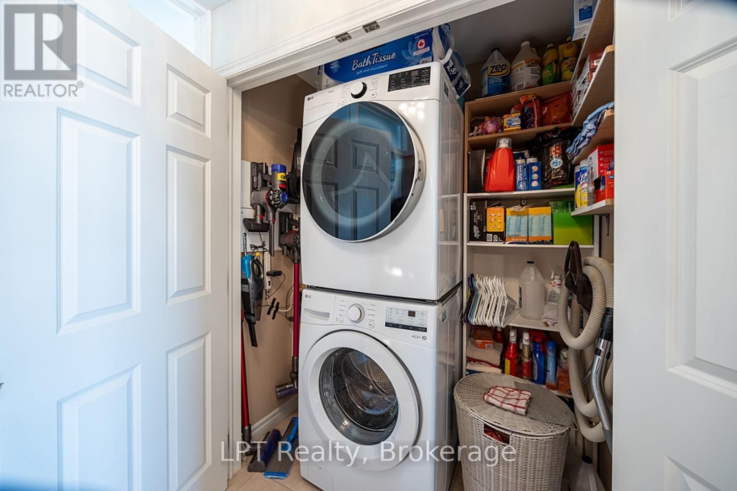 48 WARD DRIVE Image 21