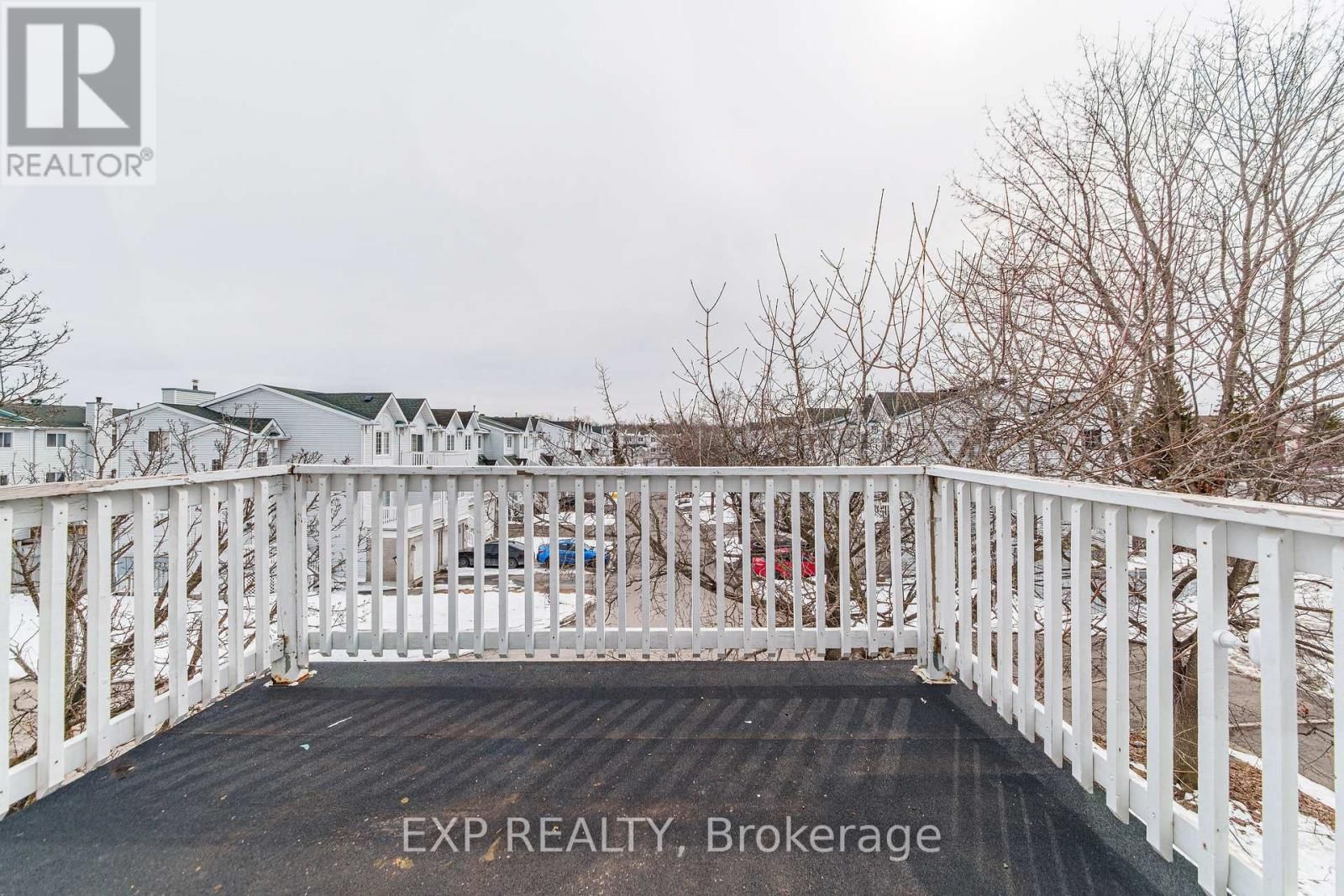 10 CASTLEGREEN PRIVATE Image 22