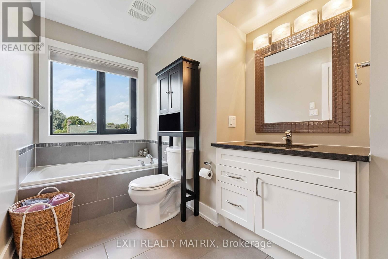 97 QUEEN MARY STREET Image 24