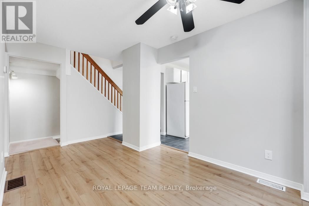 221 PETRIE LANE Image 14