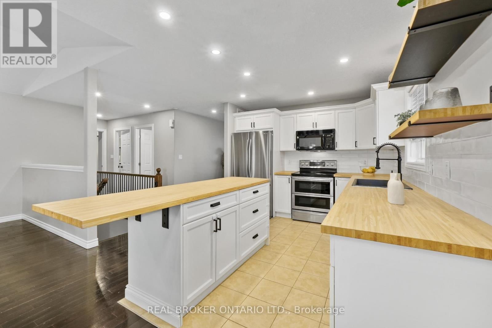 31 FOX DEN DRIVE Image 12