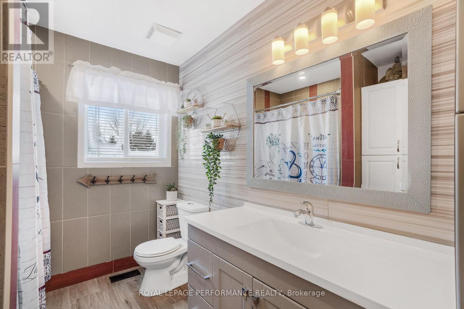 68 LAFLECHE BOULEVARD Image 13