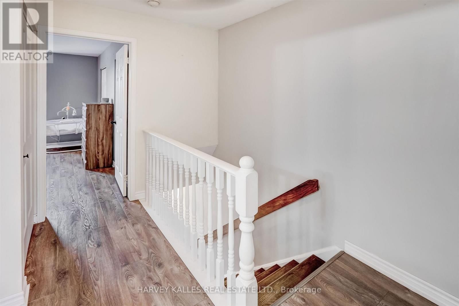 112 WEXFORD AVENUE NORTH Image 22