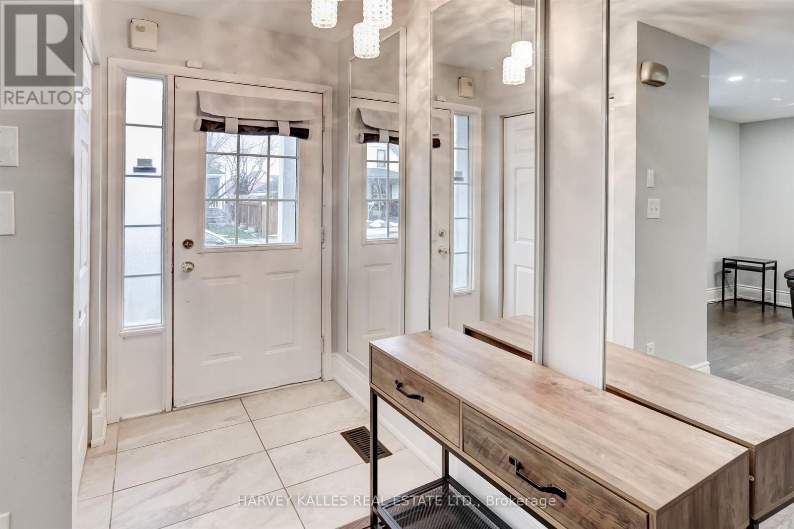 112 WEXFORD AVENUE NORTH Image 4