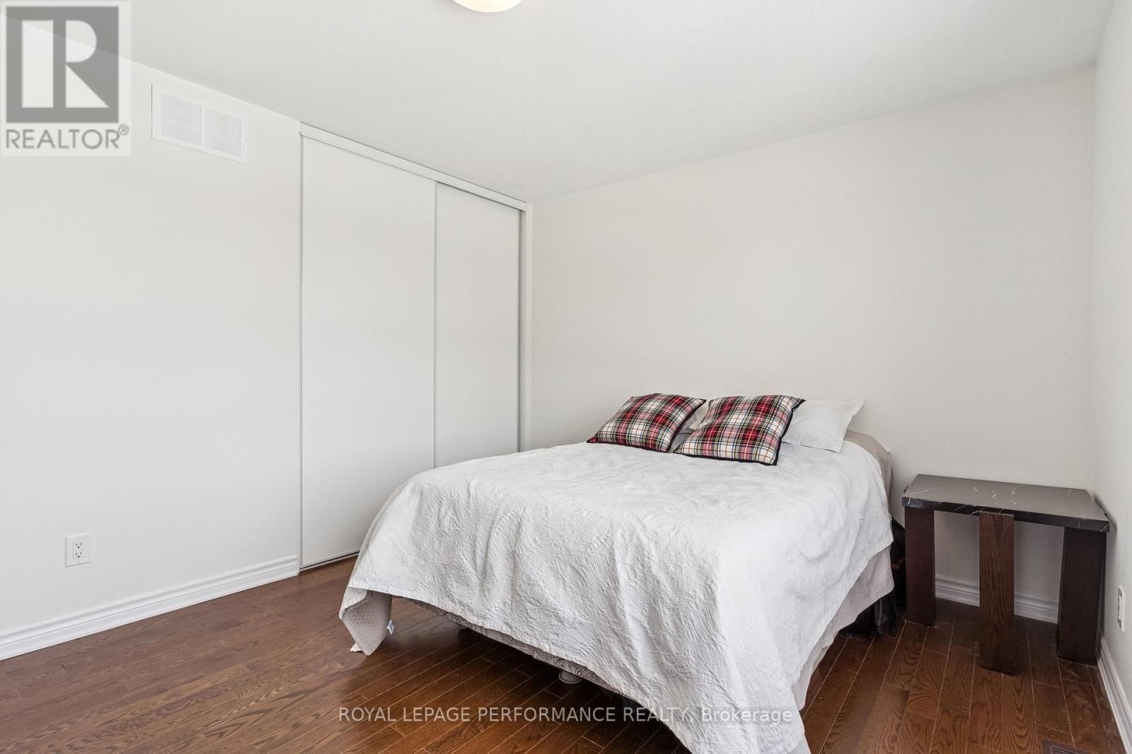 845 SNAP HOOK CRESCENT Image 25