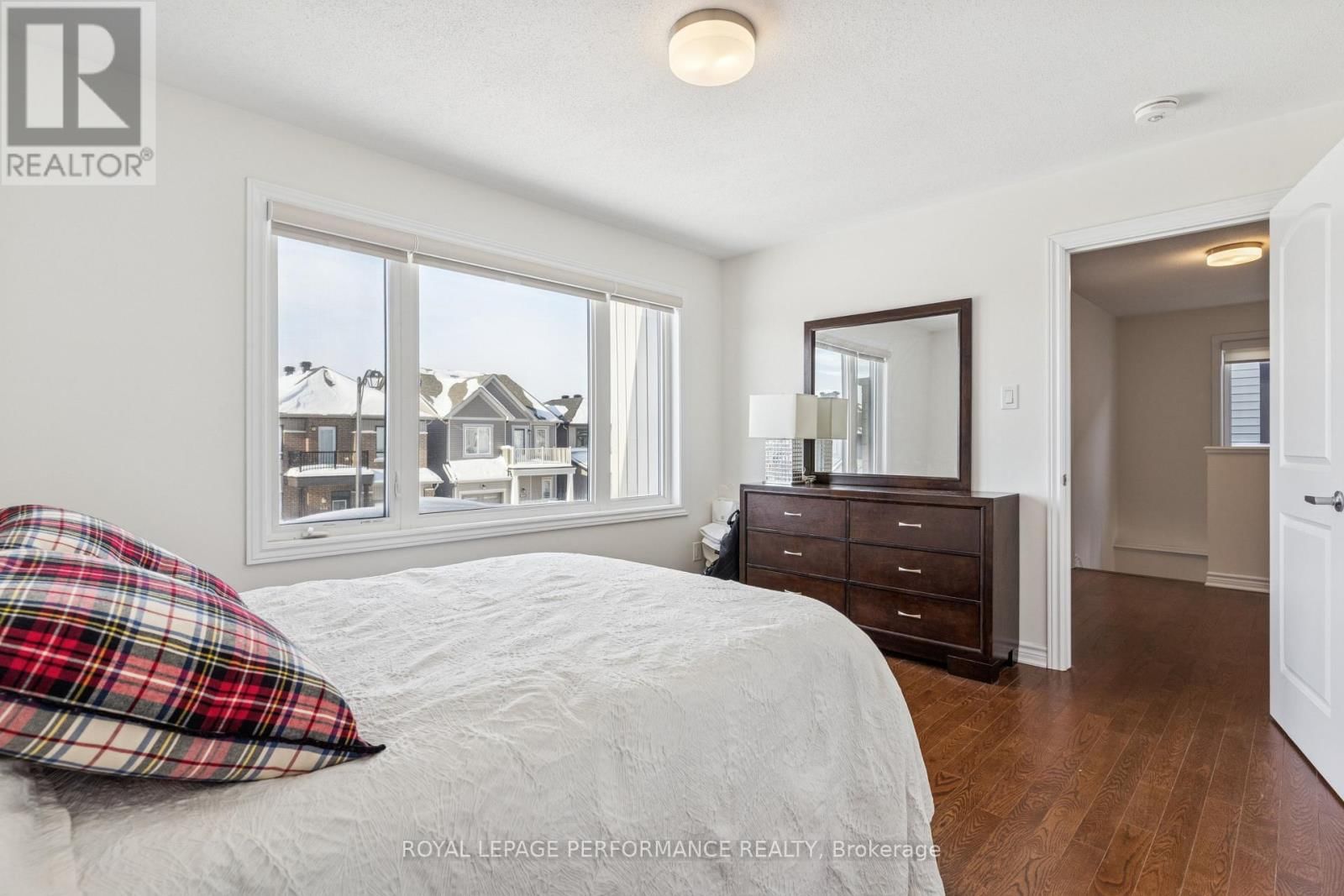 845 SNAP HOOK CRESCENT Image 26