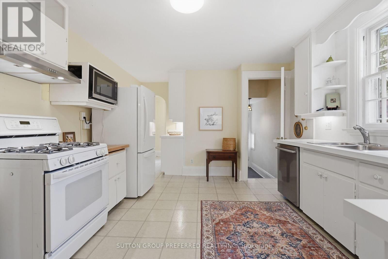 119 BASE LINE ROAD EAST Image 22