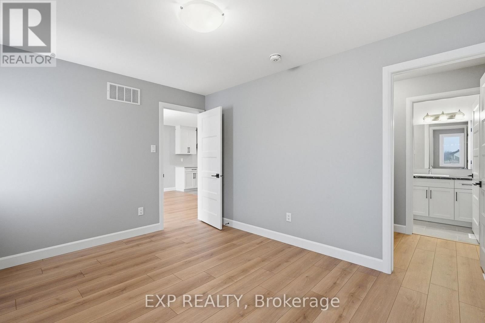 991 KATIA STREET Image 12