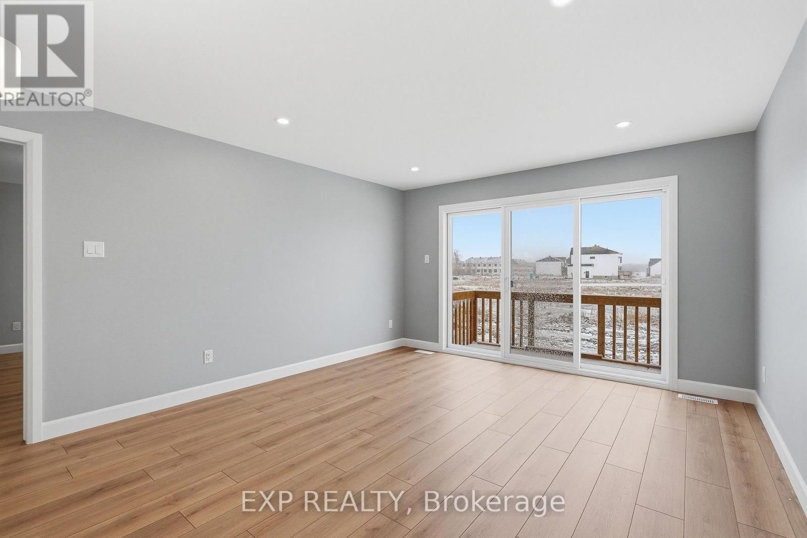 991 KATIA STREET Image 8