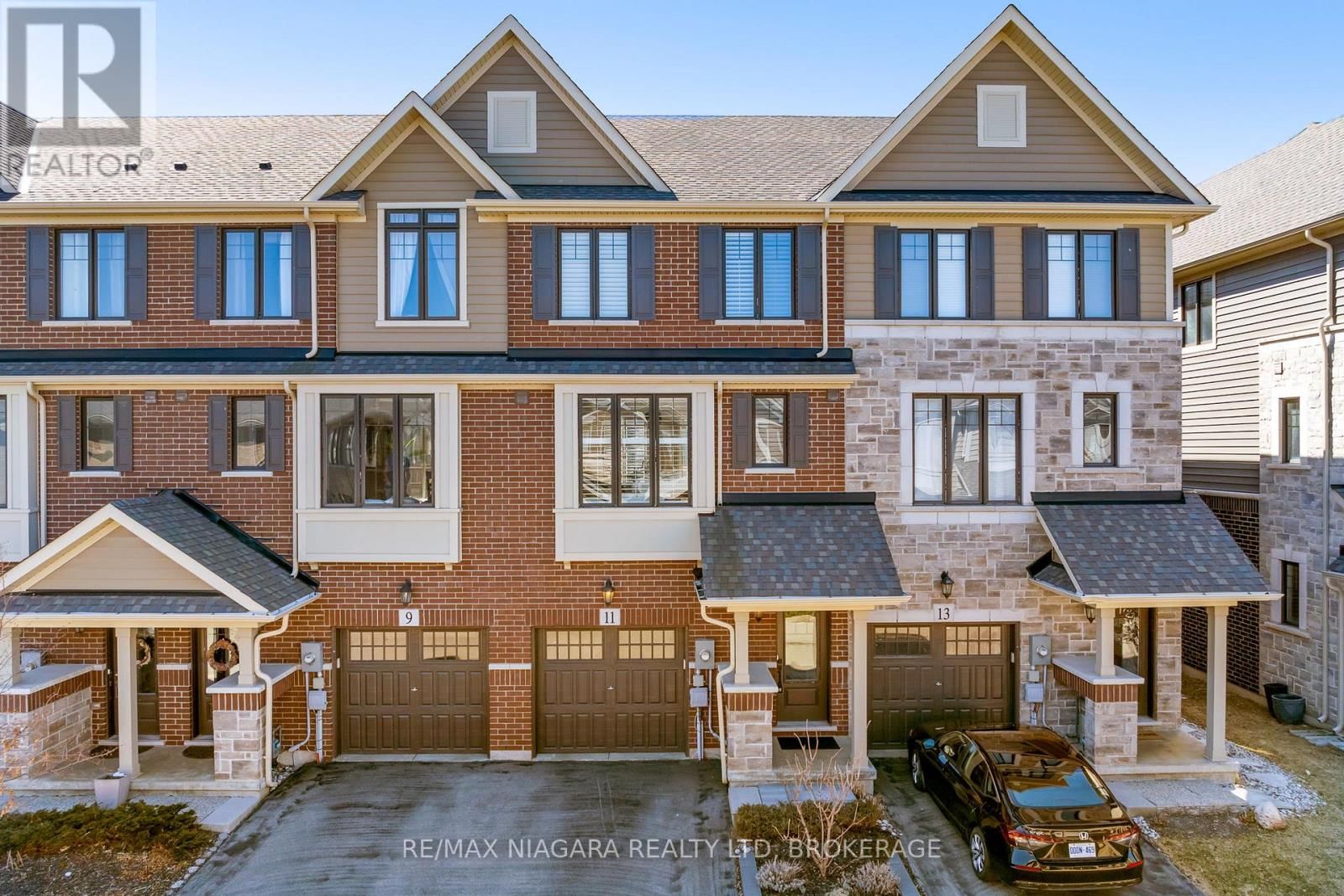 11 WALTERS LANE Image 2