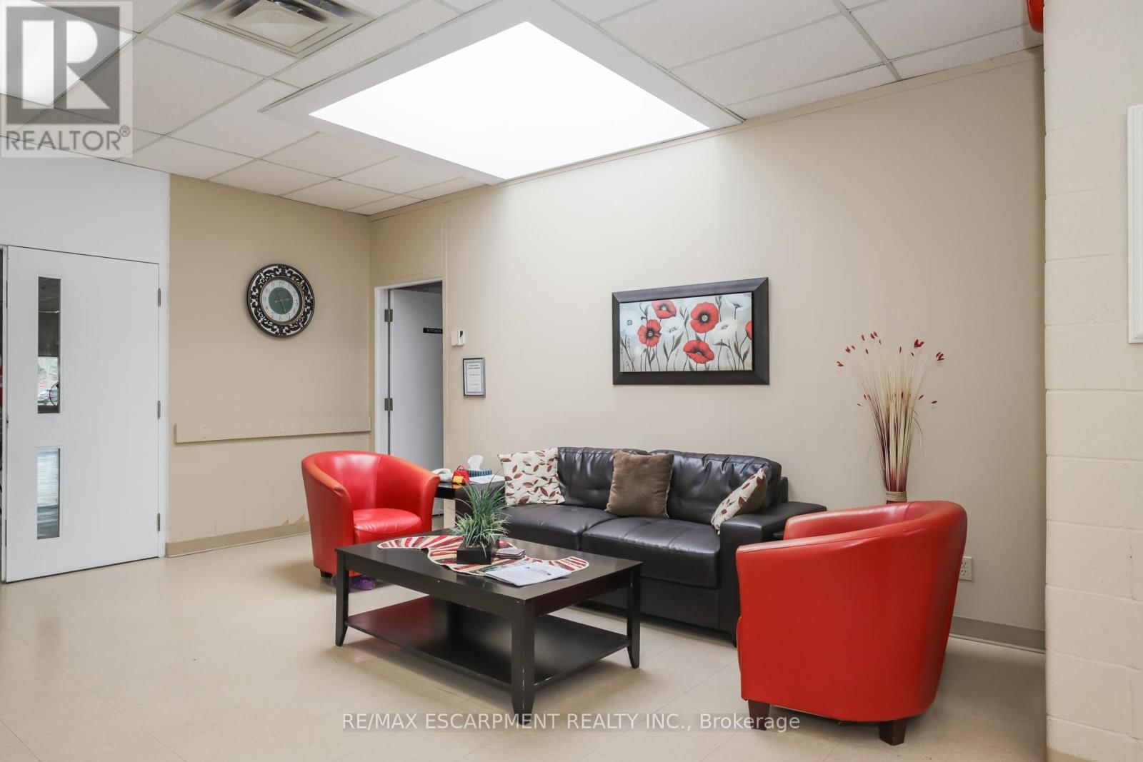 82 - 3033 TOWNLINE ROAD Image 38