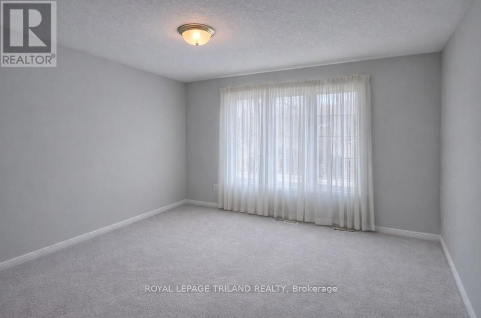 837 SILVERSMITH STREET Image 13