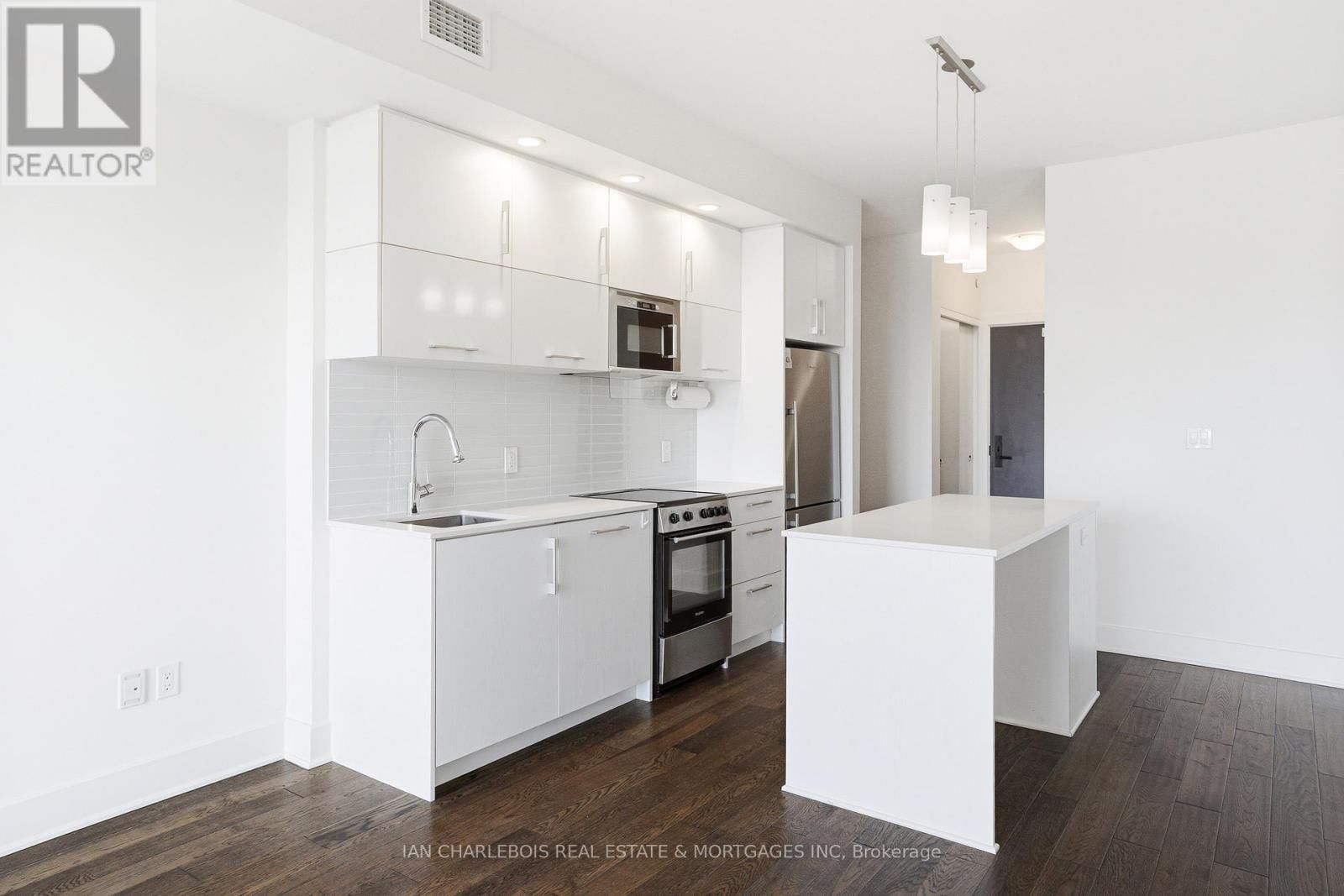 1701 - 255 BAY STREET Image 10